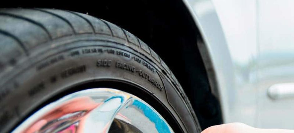 Uma boa calibragem do pneu economiza a gasolina!