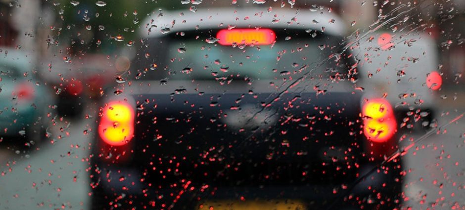 Dirigir na Chuva – Saiba como Transitar com Segurança!