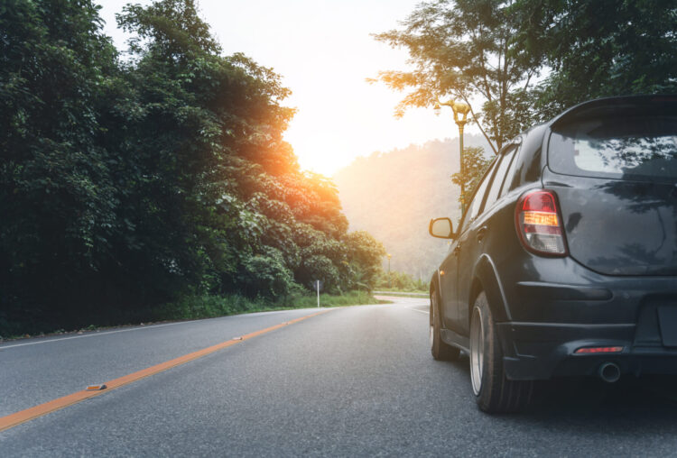 viajar, cuidados, carro na estrada