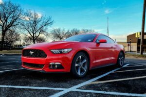 Como economizar na compra dos pneus 195/60 R15 do seu carro? 
