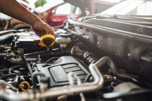 Por que o óleo velho aumenta o consumo de gasolina?